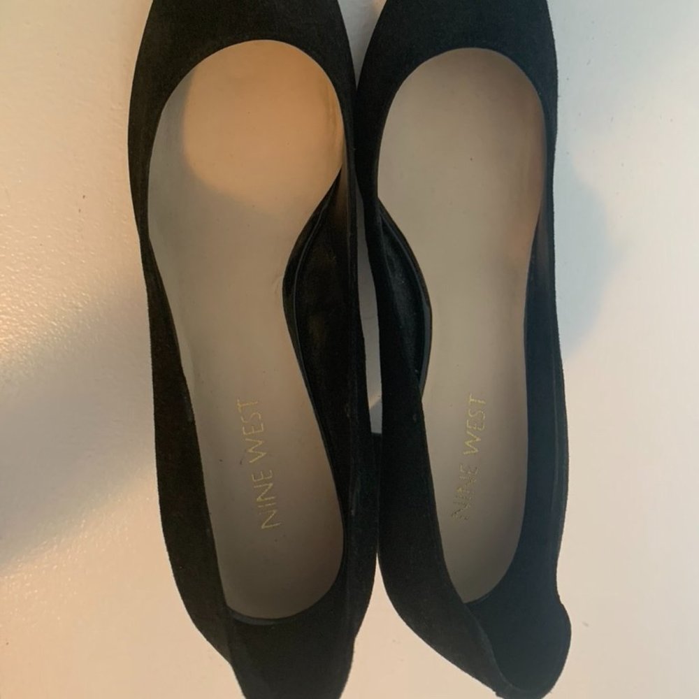 Nine West Black suede pumps